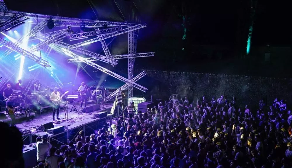 Illustration pour La Douve Blanche, cru 2018 au château d’Egreville