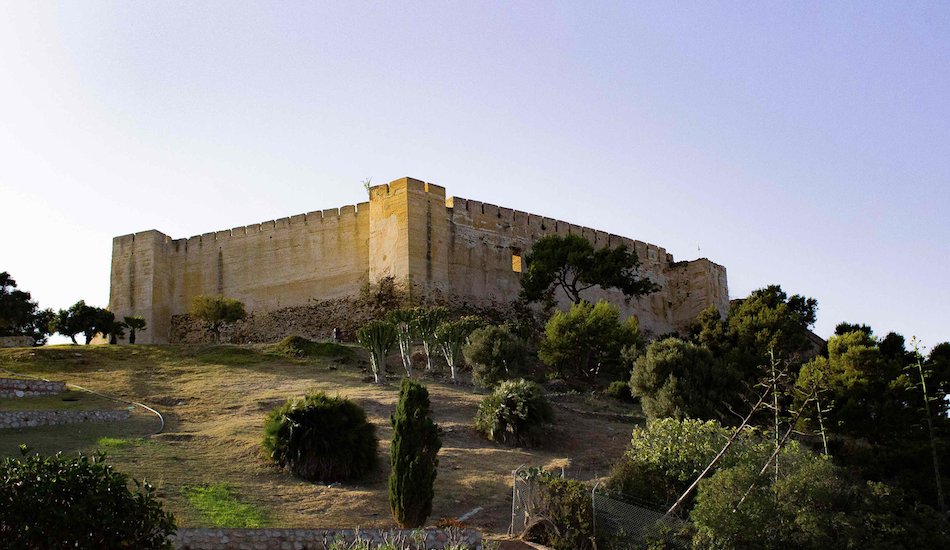 Illustration pour Into The Valley&nbsp;: Adam Beyer, Amelie Lens et Mr Fingers dans un fort d&rsquo;Andalousie