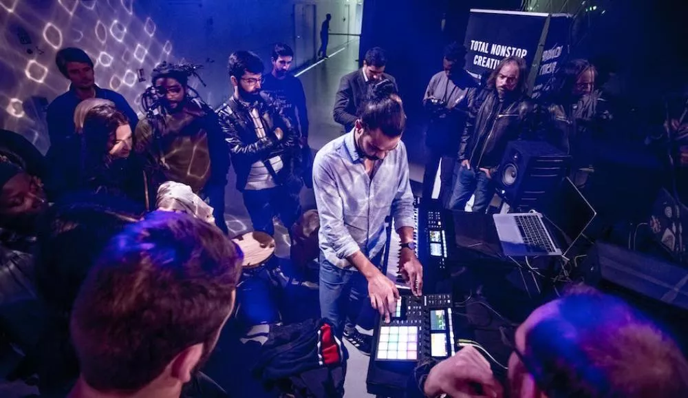 Illustration pour Paris Electronic Week&nbsp;: conférences le jour, raves la nuit