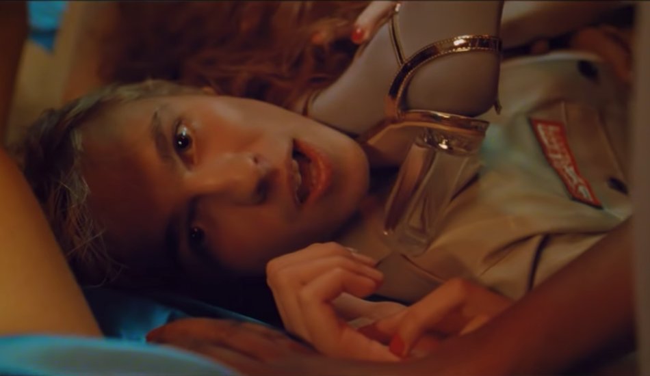 Illustration pour Parcels annonce enfin son premier album avec le clip baroque de « Lightenup »