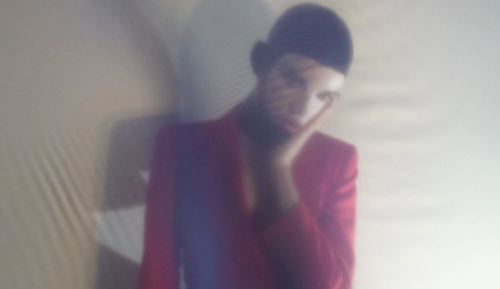 Illustration pour La Femme sort un nouveau titre de 20 minutes pour la Fashion Week