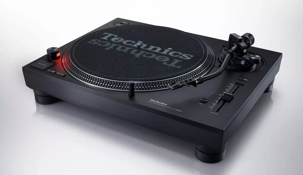 Illustration pour Boiler Room&nbsp;: Derrick May et Kenny Dope dévoilent la nouvelle Technics SL-1200