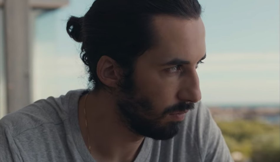 Illustration pour A voir&nbsp;: « Trop Beau », le nouveau clip émotionnel de Lomepal