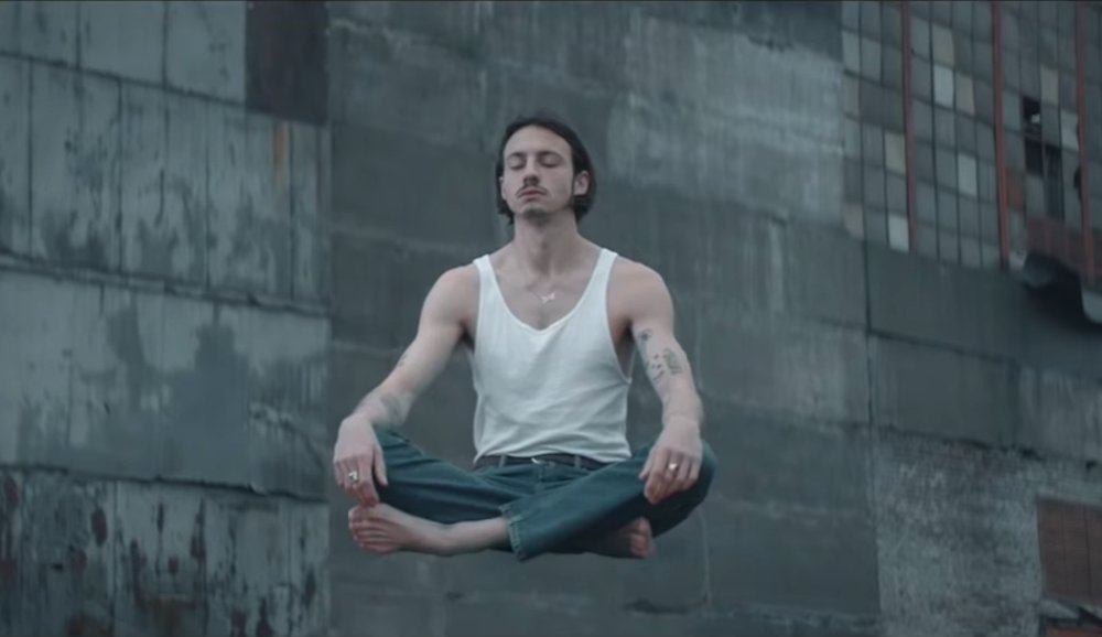 Illustration pour A voir&nbsp;: « Malade », le nouveau clip de Roméo Elvis