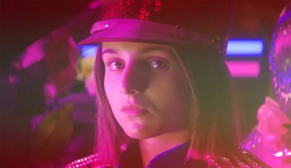 Illustration pour À voir&nbsp;: « Victoire » le nouveau clip floral d&rsquo;Irène Drésel