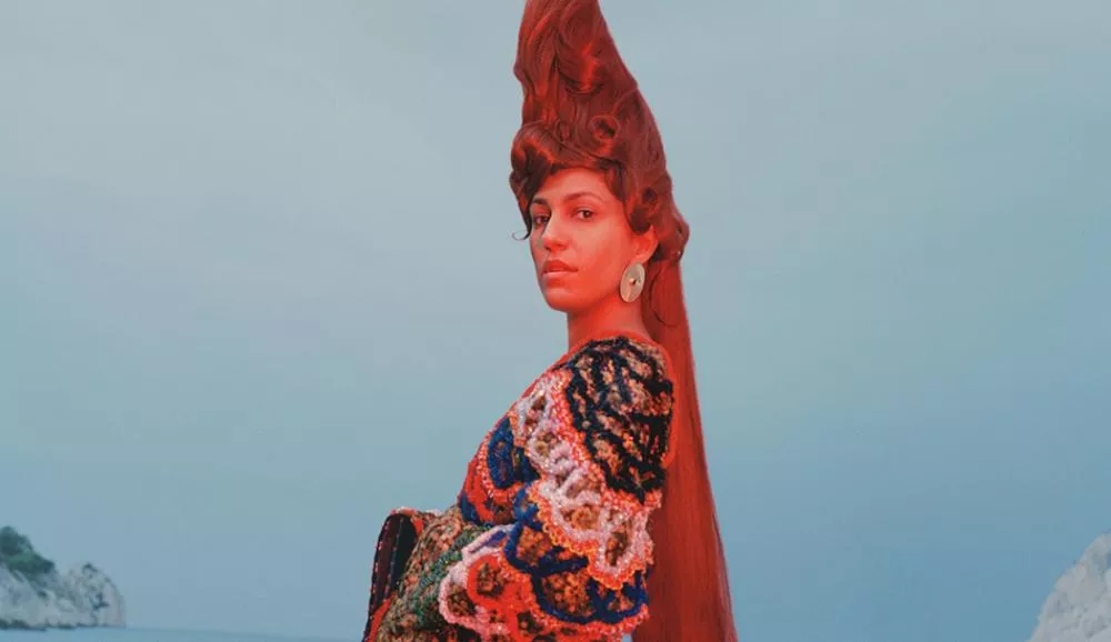 Illustration pour En écoute&nbsp;: « Storm Chaser », le nouveau single orageux de Lafawndah