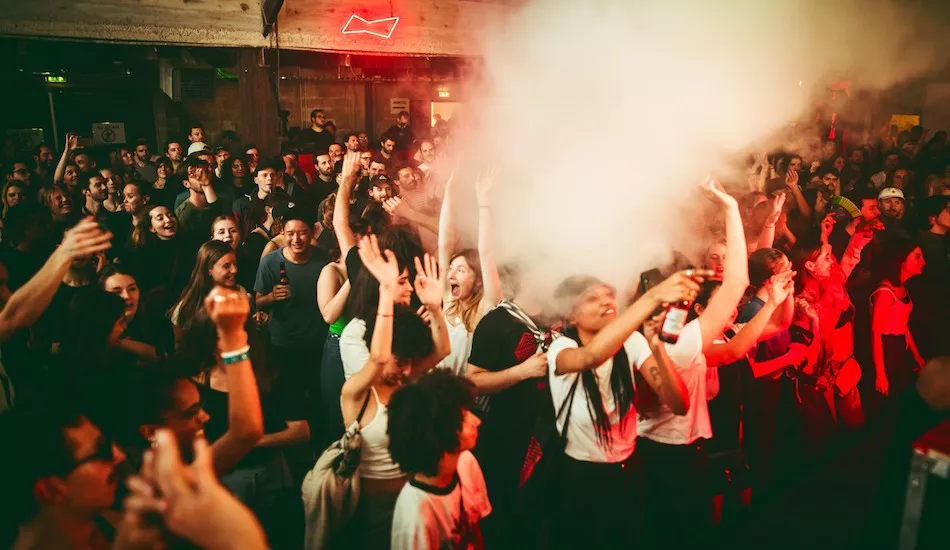 Illustration pour DJ-sets de légendes et conférences&nbsp;: BUDX réussit sa première édition française