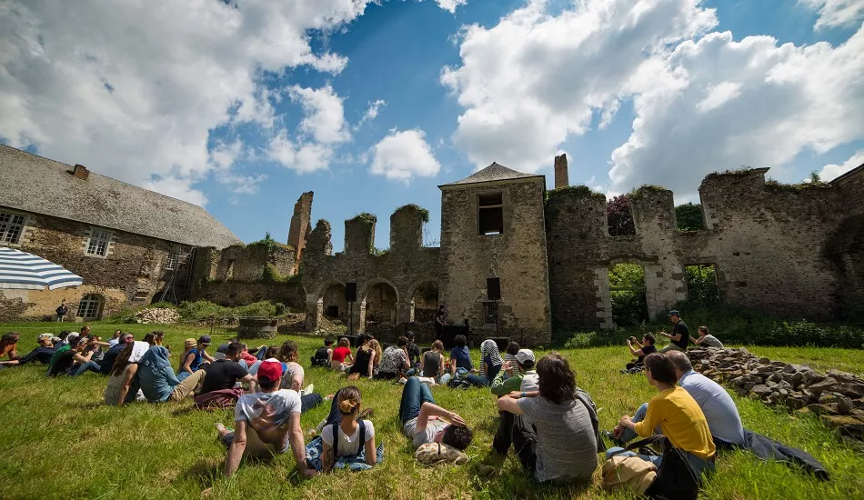 Illustration pour Définitivement, les 3 Éléphants savent bichonner leurs festivaliers