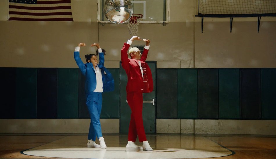 Illustration pour A voir&nbsp;: cours de danse et amours imaginaires dans le tout nouveau clip d&rsquo;Ezra Furman