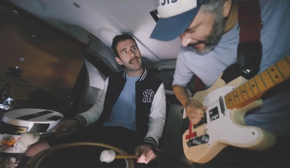 Illustration pour It It Anita extrait clip