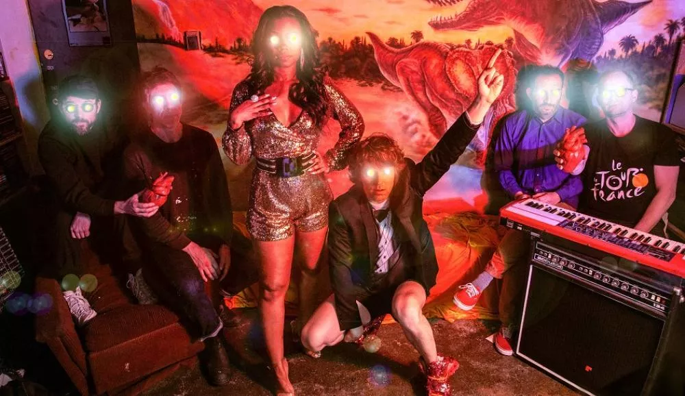 Illustration pour « Wallop » de !!! (Chk Chk Chk)&nbsp;: quand l&rsquo;Amérique de Trump se prend une claque dancepunk