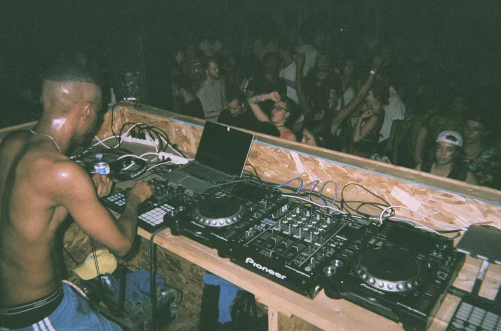 Illustration pour Mooshine 4