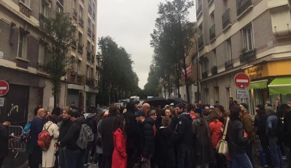 Illustration pour Mains d&rsquo;Oeuvres est en train de se faire expulser de ses locaux