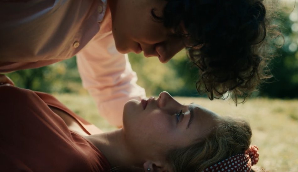 Illustration pour « Alive »&nbsp;: retour mélancolique sur un crush d&rsquo;été avec le dernier clip de Kid Francescoli