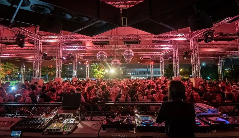 Illustration pour Coronavirus&nbsp;: qu&rsquo;ont prévu les clubs en France ?