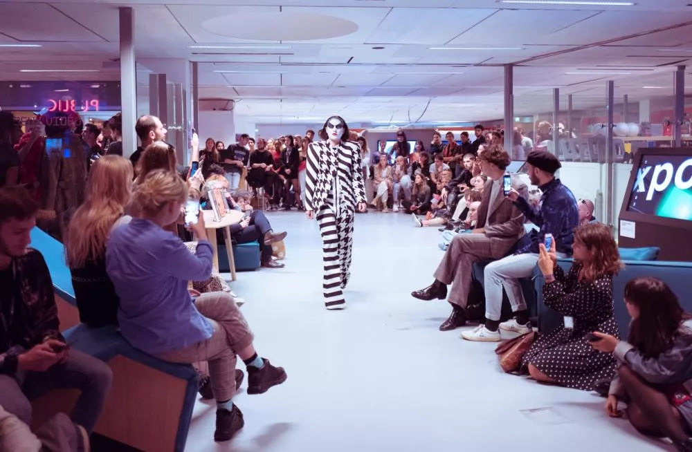 Illustration pour défilé club kids PEW