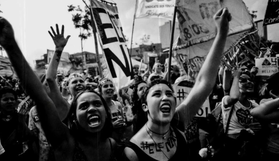 Illustration pour À voir&nbsp;: le clip puissant de Lucas Santtana, hymne politique contre le gouvernement de Bolsonaro