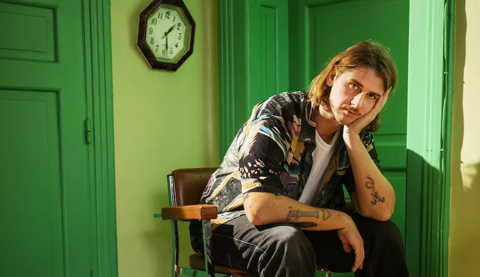 Illustration pour Voyou dévoile un nouveau titre touchant&nbsp;: « Le confort »