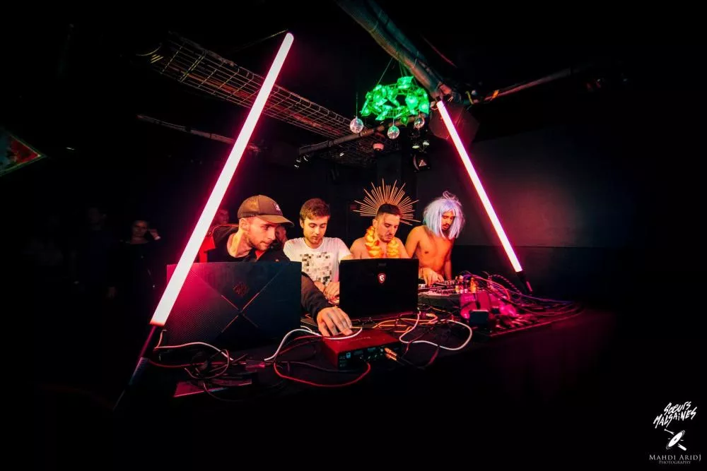 Illustration pour 71889360_1567568496717651_8088008839590313984_o