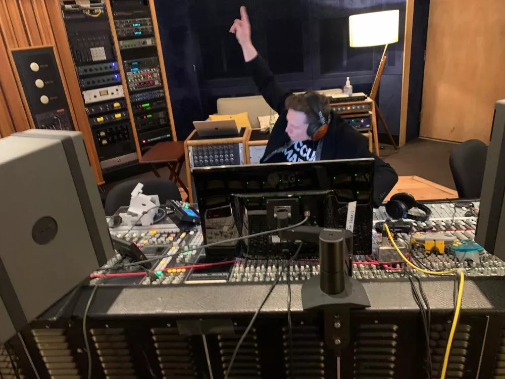 Illustration pour Elon Musk a visiblement des goûts de chiotte en matière d&rsquo;electro