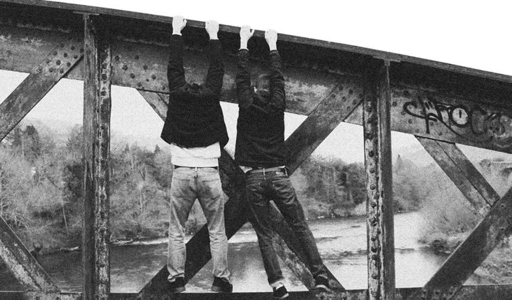 Illustration pour Les deux frères qui redéfinissent la bass music ont remixé Thom Yorke