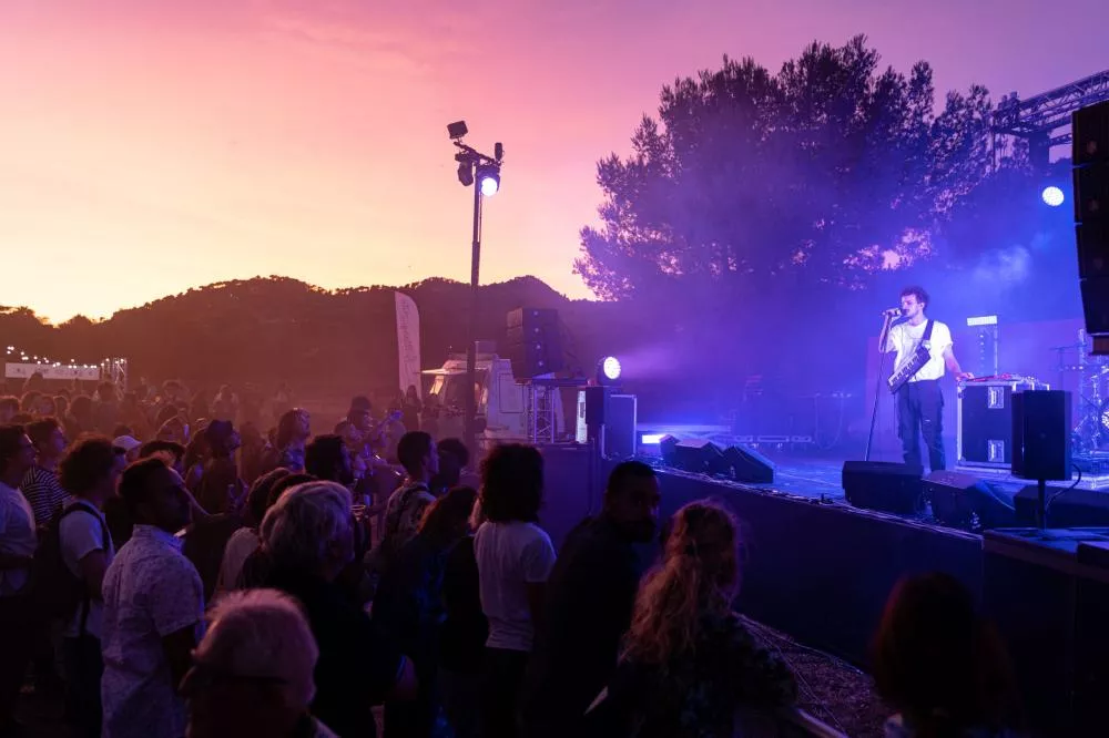 Illustration pour Les premiers noms du MIDI Festival sont pointus comme on l&rsquo;aime