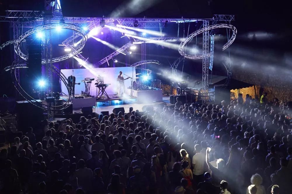 Illustration pour Les appétissants premiers noms du festival gastrono-musical La Douve Blanche