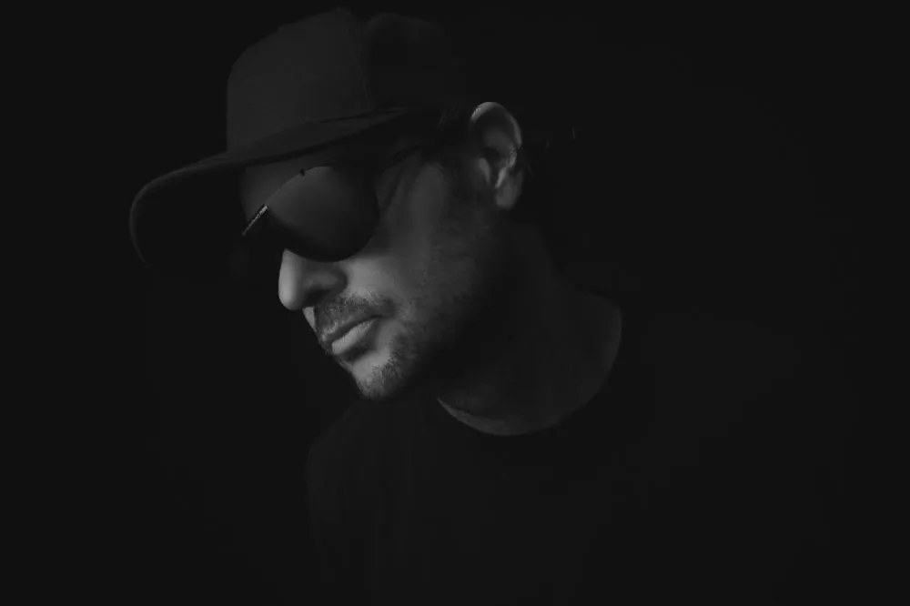 Illustration pour Le père du hardcore Marc Acardipane dans une compile apocalyptique de 34 tracks