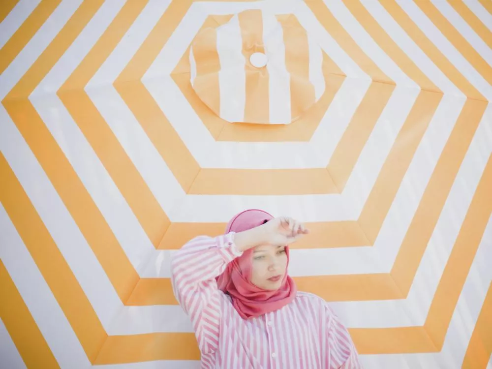 Illustration pour Meryem Aboulouafa illumine l&rsquo;été arabe