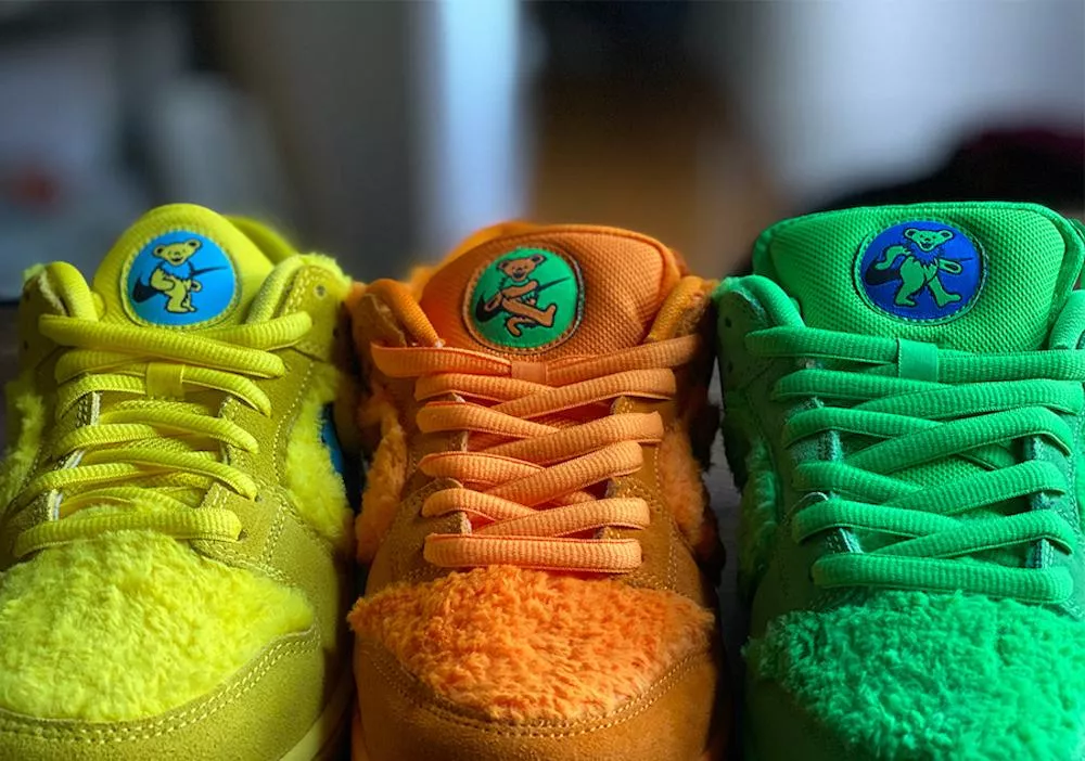 Illustration pour Grateful-Dead-22Dancing-Bears22-Nike-SB-Dunk-Low-01