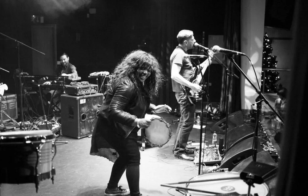 Illustration pour Denise Johnson, la voix soul de Primal Scream ou A Certain Ratio s&rsquo;est éteinte