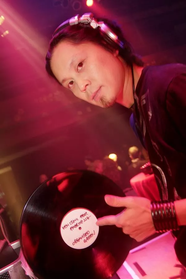 Illustration pour l_1527d31c9d05d8d70eb4eb353e2a8179