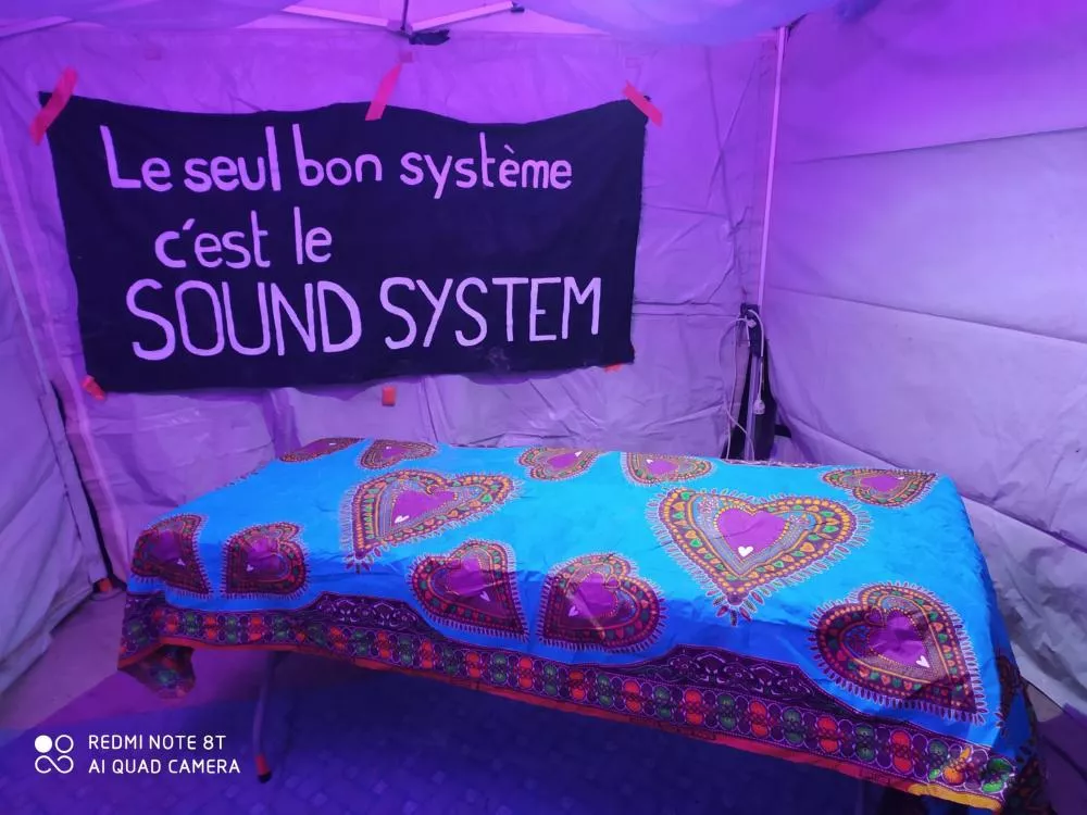 Illustration pour signal-2021-01-04-233005-scaled