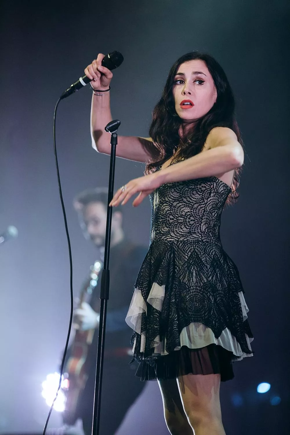 Illustration pour 1024px-Festival_de_Cornouaille_2017_-_Olivia_Ruiz_-_07