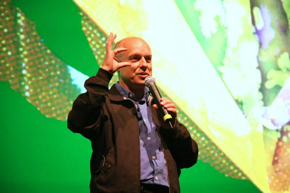 Illustration pour 👀 Le gros coup de gueule de Brian Eno sur les NFTs