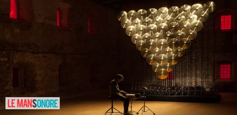 Illustration pour Nicolas Field. @CharlesFrôté_LesWeekEndDuRoy_Romainmotie	r_2016_ShimmeringBeast_01 (3)