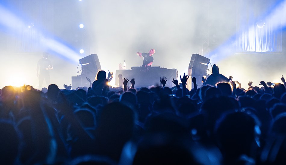 Illustration pour Report&nbsp;: Panoramas, un quart de siècle de techno et de fête à Morlaix