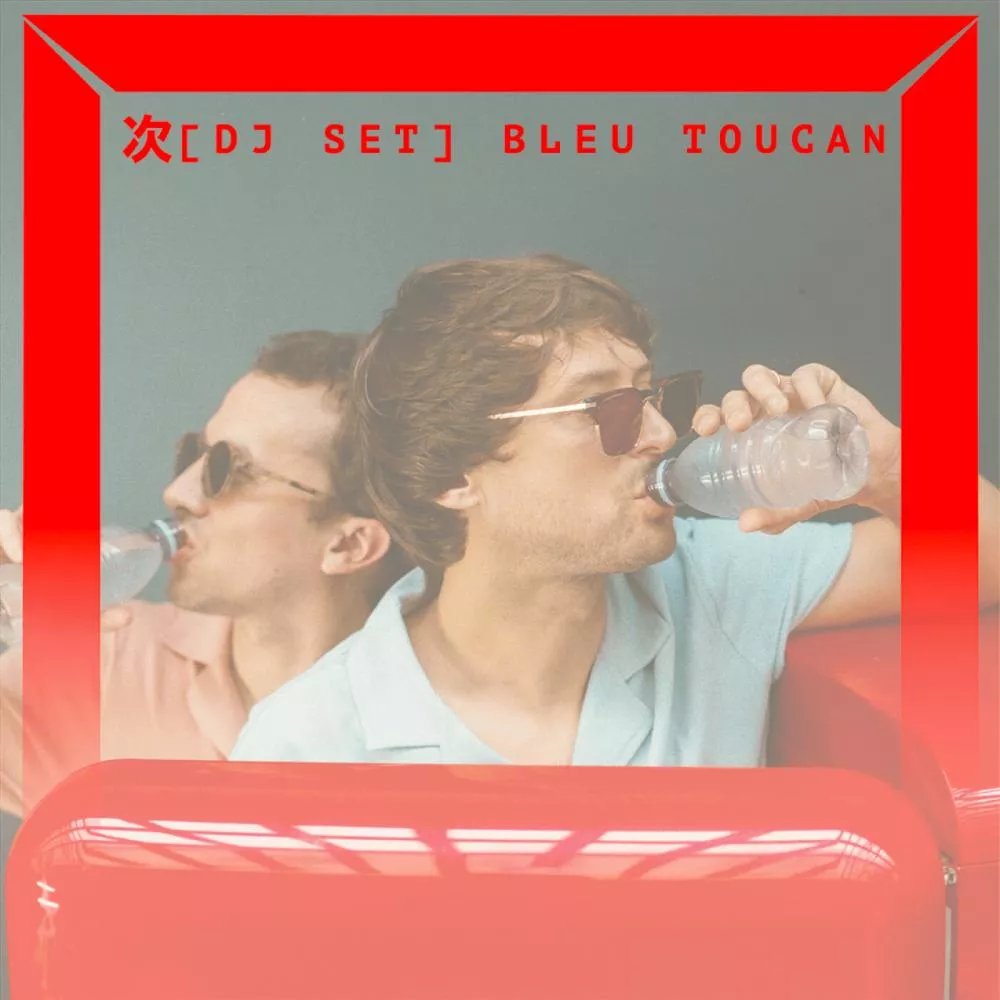 Bleu Toucan aux platines de la Folie L1