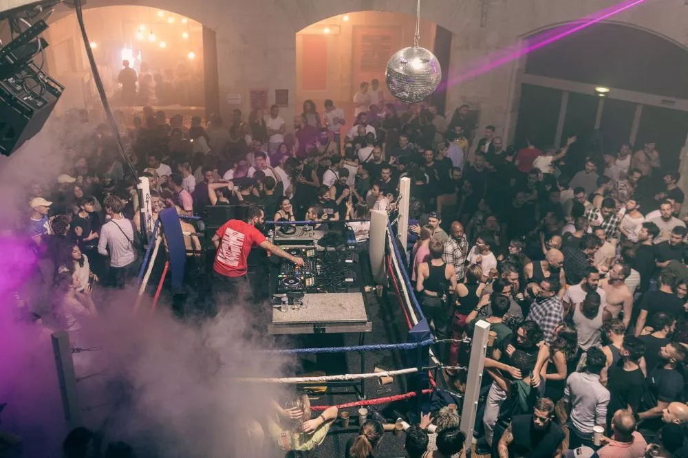 Illustration pour biz biz