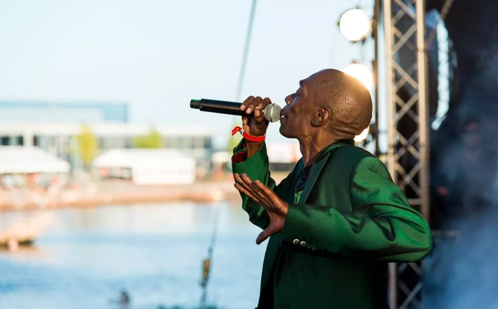 Faithless - Maxi Jazz