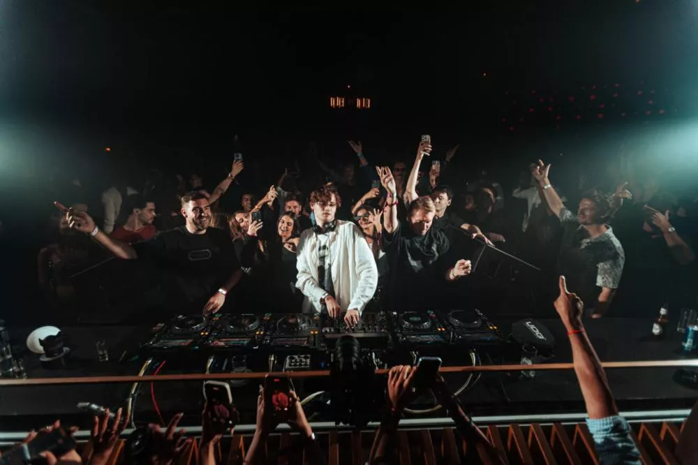 La résidence de Mau P au Pacha