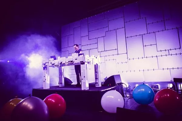 Illustration pour En direct de Rone à l&rsquo;Olympia