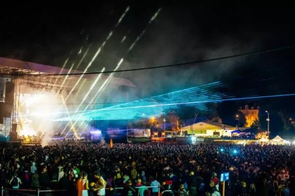 Illustration pour On était au Cabaret Vert&nbsp;: le festival écolo mais pas en carton.