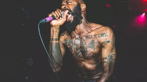 Illustration pour Des petits malins ont transformé du Death Grips en musique d’ascenseur