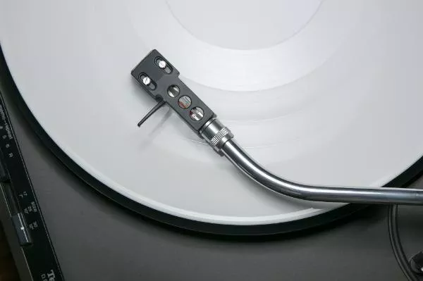 Illustration pour Le vinyle pourrait passer à la HD