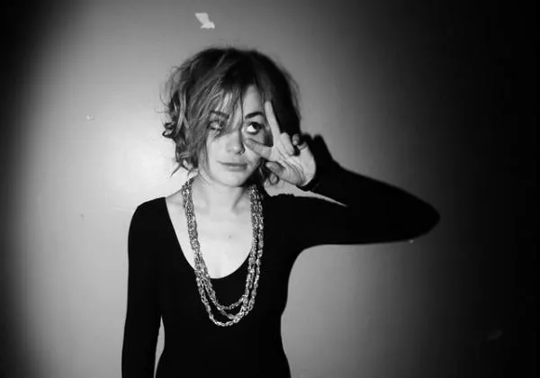 Illustration pour Uffie tease son retour en musique
