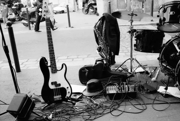 Illustration pour Qu&rsquo;est-ce que les parisiens écoutent ?