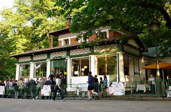 Illustration pour Le Rosa Bonheur se met à l&rsquo;heure de l&rsquo;Afrique pendant tout le mois de juillet