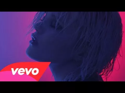 Illustration pour Clip&nbsp;: Sky Ferreira – « You&rsquo;re Not The One »