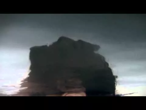 Illustration pour Clip&nbsp;: Red Axes (ft. Abrão) – « Papa Sooma »